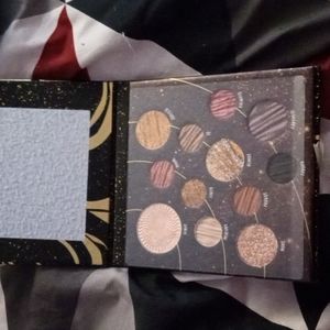 Dito eye shadow pallette